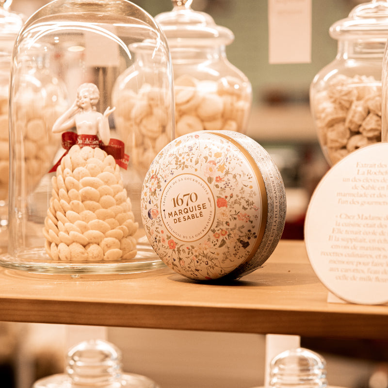 Biscuits sablés aux pépites de caramel beurre salé - boite métal ronde "Bouquet sauvage" 175g