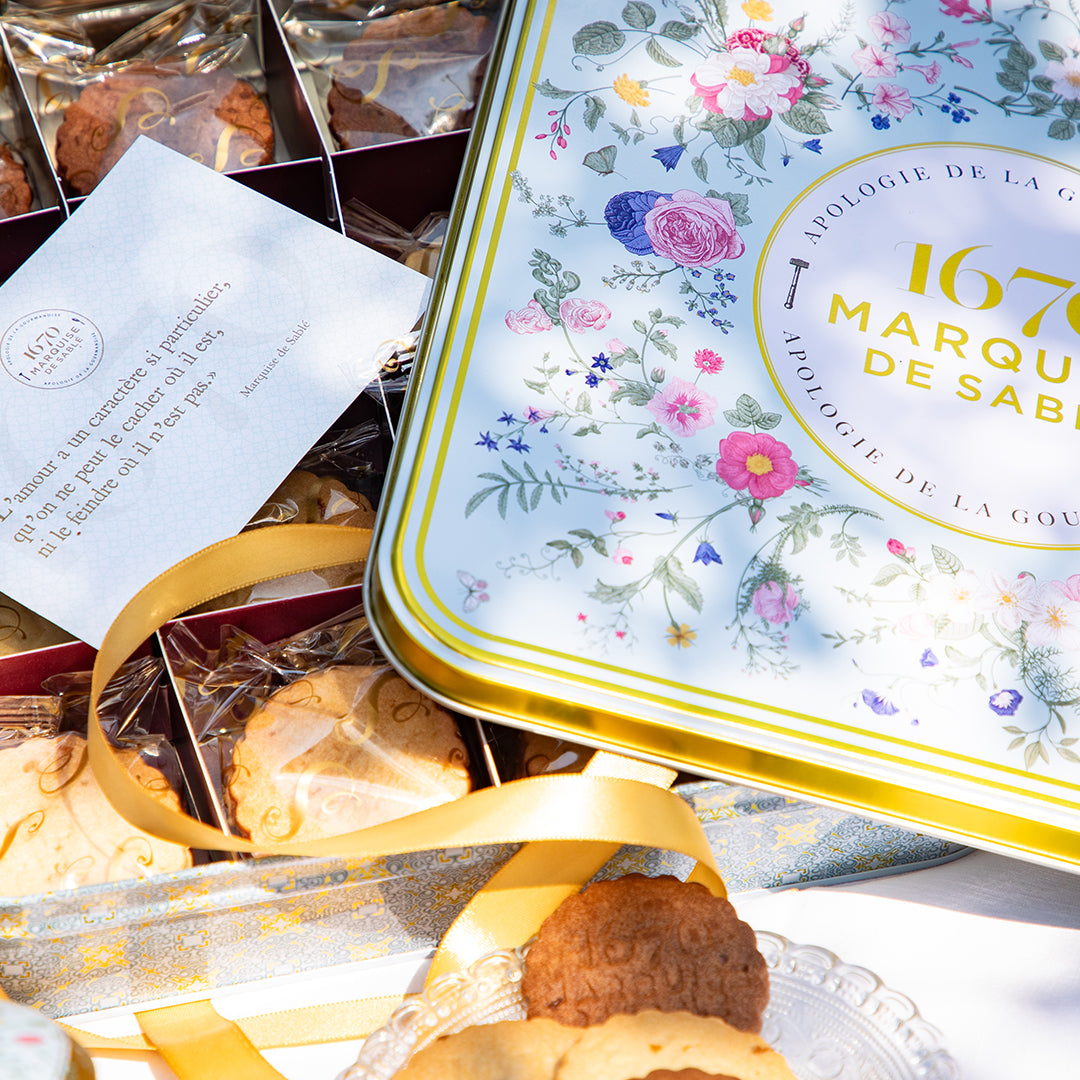 Biscuits sablés assortiment nature, pépites de caramel, de citron et tout chocolat - coffret métal "Bouquet Sauvage" 400g