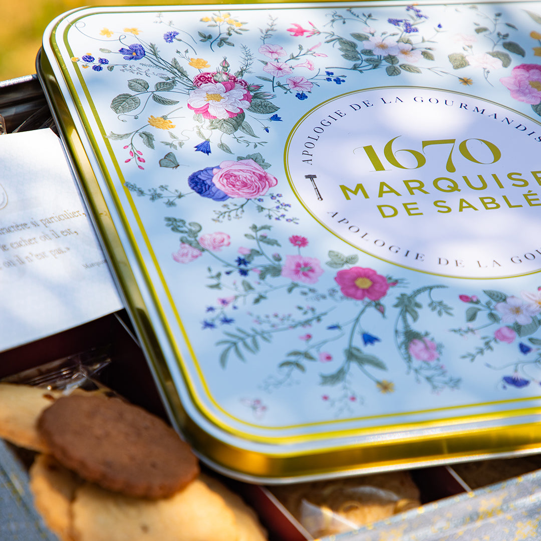 Biscuits sablés assortiment nature, pépites de caramel, de citron et tout chocolat - coffret métal "Bouquet Sauvage" 400g
