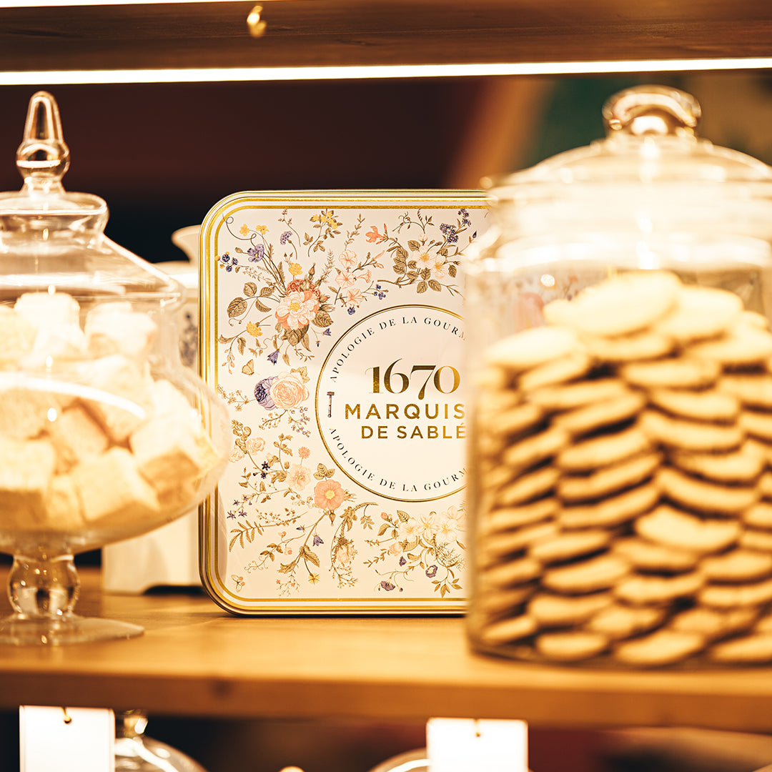 Biscuits sablés assortiment nature, pépites de caramel, de citron et tout chocolat - coffret métal "Bouquet Sauvage" 400g