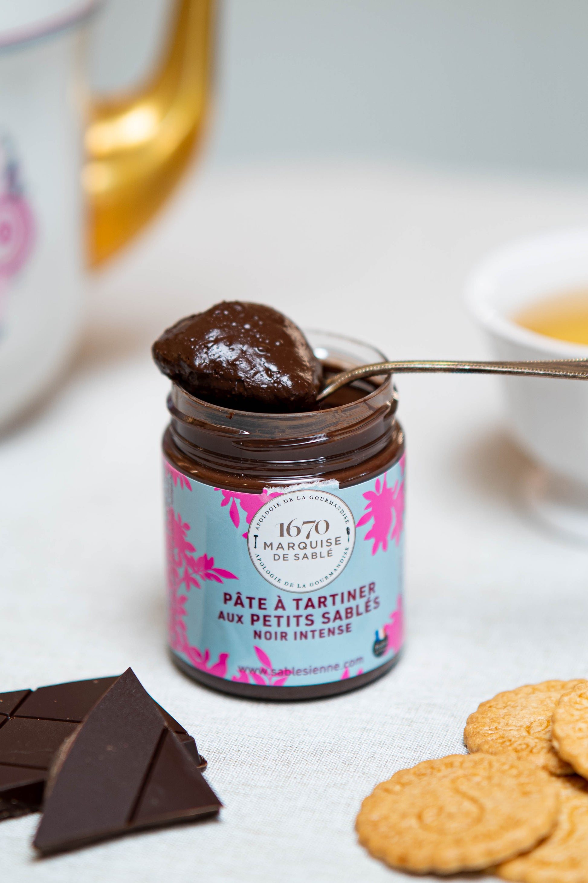 Pâte à tartiner noir intense aux petits sablés - pot 250g